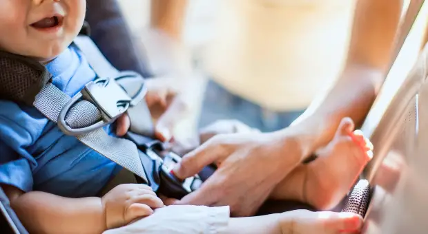 BAMBINI IN AUTO, NORME PER IL TRASPORTO E PER I SEGGIOLINI AUTO